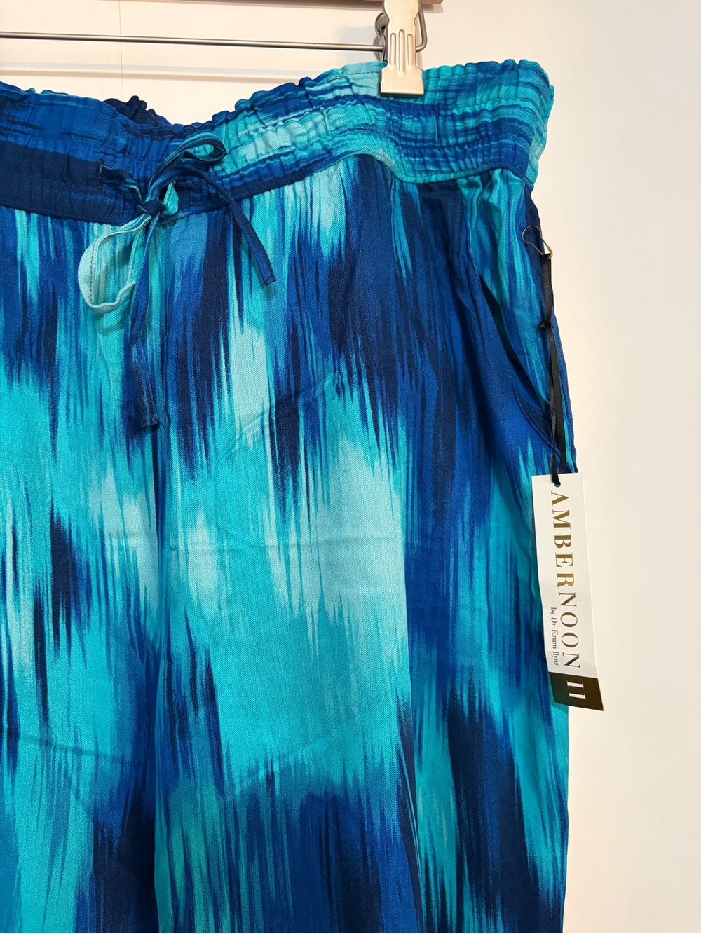 NWT Beach Pants Blue Tie-Dye L